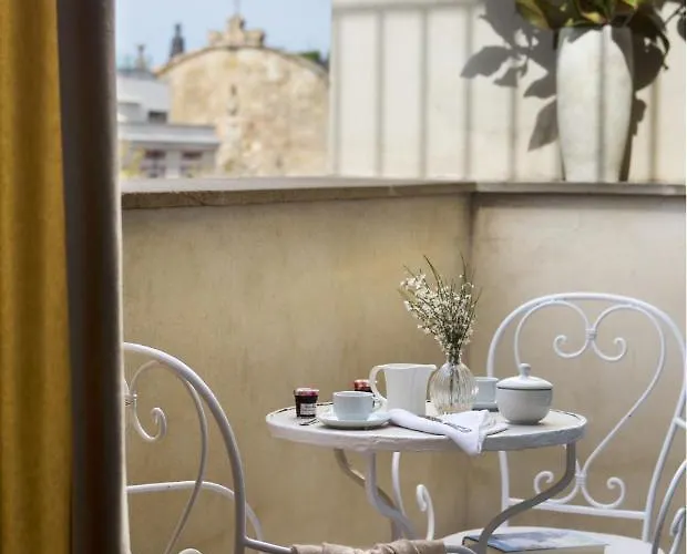 兰布拉102酒店 公寓 *