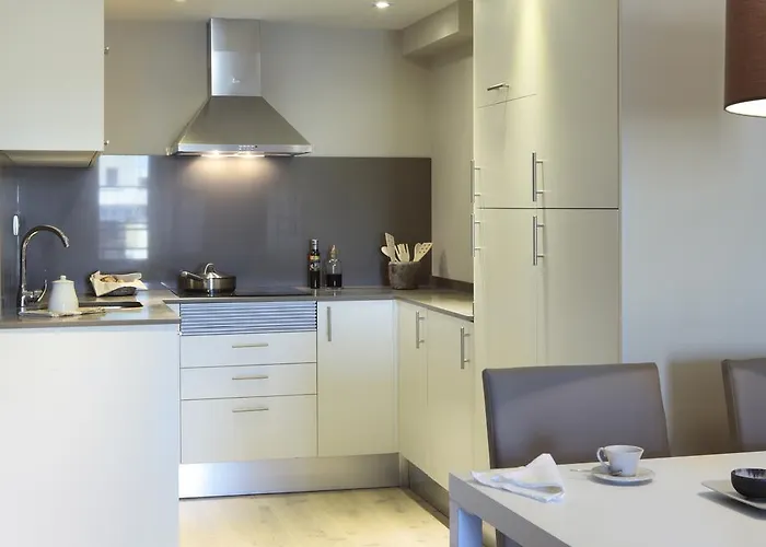 Rambla 102 Apartment *